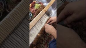 Von einem Hund gefressene 'Reparatur eines Perserteppichs'② Die Schlingen binden