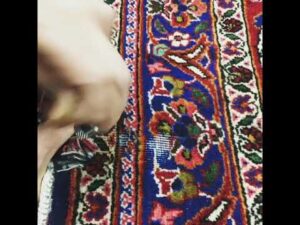 Wie man einen Motorschaden im Bereich eines Kashan-Teppichs repariert