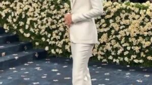 Zendaya setzt ihre Exzellenz beim roten Teppich des Met Gala fort