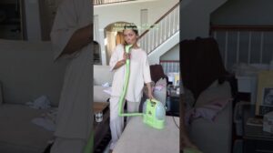„#Anzeige @BISSELLclean Little Green Mini für unsere Neugeborenen-Patzerei! #LittleGreenMini“