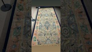 „#Polonaise-Teppich im Teppichmuseum Teheran. #antiketeppiche #persischeteppiche #handgemacht #maßgeschneidert“