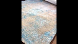 Blauer Teppich. Vintage-Handwebteppich