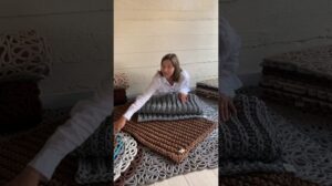 Designer-Handgewebte Teppiche von Ivanka. Kollektion Zopf.