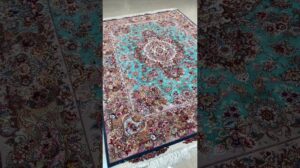 Diamot Handgewebter Iranischer Seidenteppich. Handgewebter Iranischer Seidenteppich aus Diamanten und weltmeisterlichen Kunstwerken.