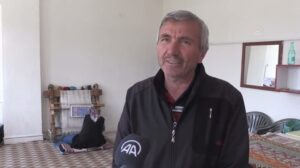 Die Motive Anadolus werden in Seidenteppiche eingestickt