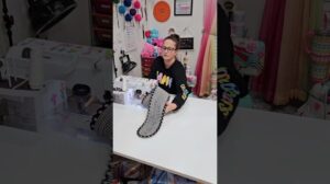 Ich liebe diesen schwarz-weißen, maßgefertigten Jelly-Roll-Teppichläufer!