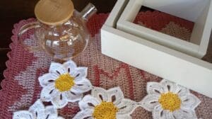 LEUCHTENDER TEPPICH: WILLKOMMEN / INVESTITION IM KANAL UND GESCHENK.
