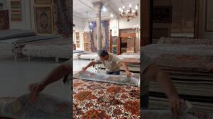 Qom-Teppich, fachgerechte Verpackung von Handgewebten Teppichen