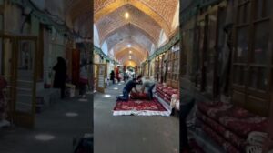 Teppichbazaar Tabriz, IRAN 🇮🇷 تیمچه مظفریه #iranwalking #shorts #iranstreetwalkingtour #tabrizcity