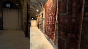 ⛪️Vintager Teppich-Ausstellung erscheint🐒🇫🇷#Kirche #Pop-Up-Store #Pariserin #Europa wohnhaft