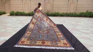 „7x10 Creme- und Blaue Mamluk-Teppich – Tiefblaues Feld, Balkh-Webart“