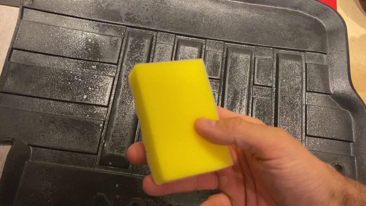 „Gör det med RW Produkte: Test zur Teppichreinigung und Wiederherstellung des Glanzes mit Reifen- und Vinyl-Glanz“