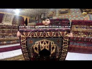 Afghanische Teppiche sind weltberühmt und eines der größten Teppichverkaufszentren in Afghanistan.