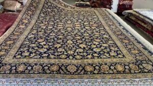 Handgefertigter marineblauer Nain #premiumpersischeTeppiche #TeppicheundMatten #südafrikanischeTeppiche #Teppichladen #TeppicheundTeppiche