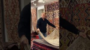 Persische Teppiche in schönen Bunkern