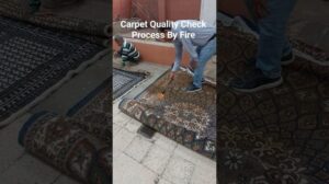 Echtheitstest für handgefertigte Teppiche durch Brandtest 🔥 | Teppichqualitätsprüfung