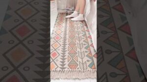 „Exportqualität Designer gestreifter Teppich aus Baumwolle, Schlafzimmergröße 2x5 Fuß nur MRP 450 #shots“